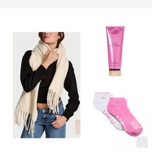 Victoria’s Secret Cream Scarf Set
